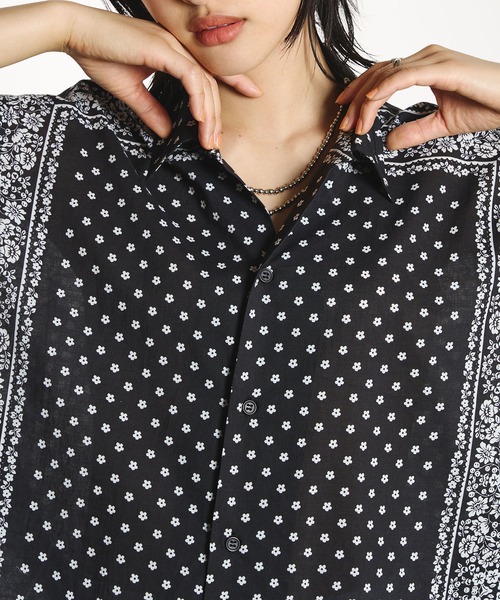 INDIA IS BEAUTIFUL（インディアイズビューティフル）の「【ROSE BUD別注】INDIA IS BEAUTIFUL/SHORT-SLEEVE PRINTED SHIRT（シャツ/ブラウス・レディース・ブラック/ブルー・ONE SIZE）」の9枚目の写真