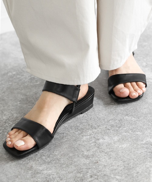 SOROTTO(ソロット)の「【軽量】3.5cmウエッジソールのゴムストラップサンダル(サンダル・レディース・ブラウン/シルバー/ブラック・L/M/S/LL)」の2枚目の写真