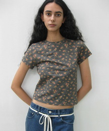 PARTIMENTO WOMEN（パルティメントウィメン）の「フローラルプリントショートスリーブTシャツ_ブラウン（Tシャツ/カットソー）」