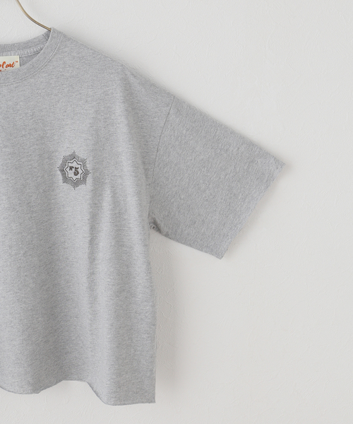 IENA(イエナ)の「《追加》Work of Art Kendai/ワークオブアートケンダイ グラフィック Tシャツ(Tシャツ/カットソー・レディース・チャコールグレー/ホワイト・FREE)」の11枚目の写真