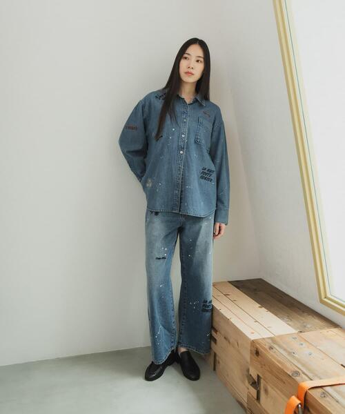 PICCADILLY(ピカデリー)の「『別注』PICCADILLY×URBAN RESEARCH 刺繍デニムパンツ(デニムパンツ・レディース・グレー系その他/ライトインディゴブルー・40/38/36)」の4枚目の写真