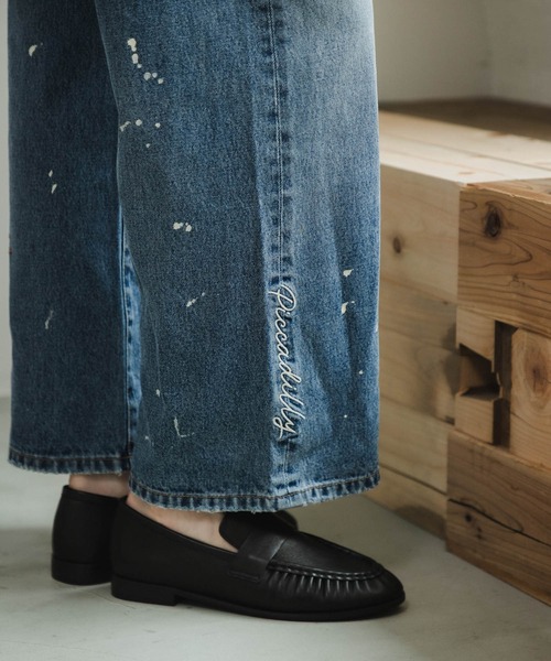 PICCADILLY(ピカデリー)の「『別注』PICCADILLY×URBAN RESEARCH 刺繍デニムパンツ(その他パンツ・レディース・グレー系その他/ライトインディゴブルー・40/38/36)」の6枚目の写真