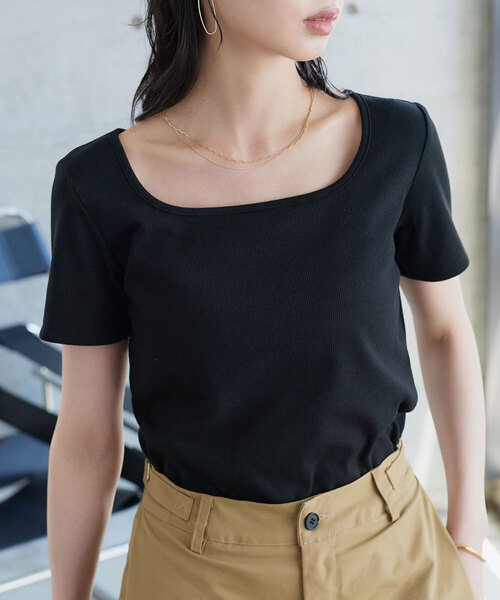 KOBE LETTUCE(コウベレタス)の「スクエアネックリブカットソー(Tシャツ/カットソー・レディース・ブラック/グリーン系/グレー/グレイッシュベージュ/ブラウン/オフホワイト・L/M)」の2枚目の写真