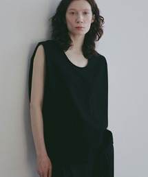 ショルダータックスリーブレスプルオーバー