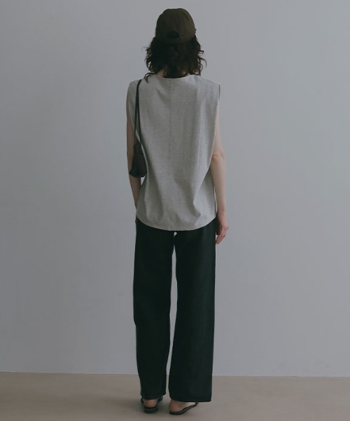 ETRE TOKYO(エトレトウキョウ)の「ショルダータックスリーブレスプルオーバー(Tシャツ/カットソー・レディース・ブラック/グレー/ホワイト・FREE)」の7枚目の写真