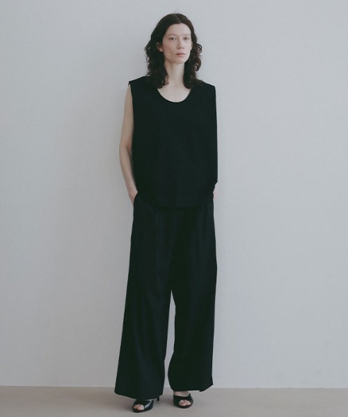 ETRE TOKYO(エトレトウキョウ)の「ショルダータックスリーブレスプルオーバー(Tシャツ/カットソー・レディース・ブラック/グレー/ホワイト・FREE)」の15枚目の写真