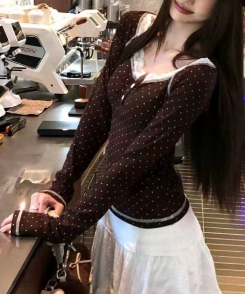 Achic(アシック)の「2026AW レーストリムドット柄長袖トップス(Tシャツ/カットソー・レディース・ブラウン・M)」の9枚目の写真