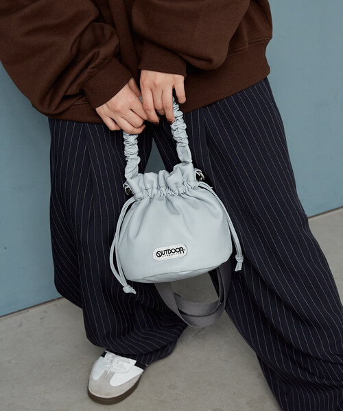 OUTDOOR PRODUCTS（アウトドアプロダクツ）の「OUTDOOR PRODUCTS/アウトドアプロダクツ ギャザー ハンドル ミニ 2WAY ショルダーバッグ　限定展開（ショルダーバッグ・レディース・ブラウン/ブラック/サックスブルー・ONE SIZE）」の15枚目の写真