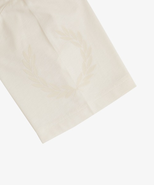 FRED PERRY(フレッドペリー)の「【ZOZO限定!!】Reflective Laurel Wreath T-Shirt/リフレクティブローレルリースTシャツ(Tシャツ/カットソー・メンズ・ベージュ/ブラック・S/L/M)」の21枚目の写真