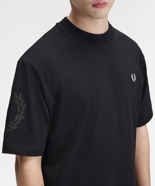 FRED PERRY(フレッドペリー)の「【ZOZO限定!!】Reflective Laurel Wreath T-Shirt/リフレクティブローレルリースTシャツ(Tシャツ/カットソー・メンズ・ベージュ/ブラック・S/L/M)」の9枚目の写真