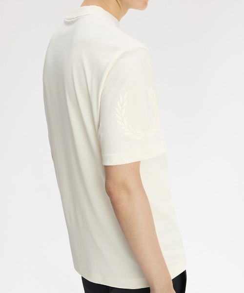 FRED PERRY(フレッドペリー)の「【ZOZO限定!!】Reflective Laurel Wreath T-Shirt/リフレクティブローレルリースTシャツ(Tシャツ/カットソー・メンズ・ベージュ/ブラック・S/L/M)」の17枚目の写真