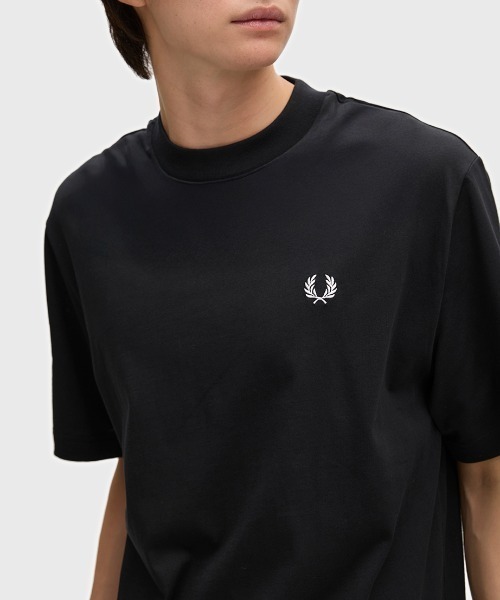 FRED PERRY(フレッドペリー)の「【ZOZO限定!!】Reflective Laurel Wreath T-Shirt/リフレクティブローレルリースTシャツ(Tシャツ/カットソー・メンズ・ベージュ/ブラック・S/L/M)」の5枚目の写真