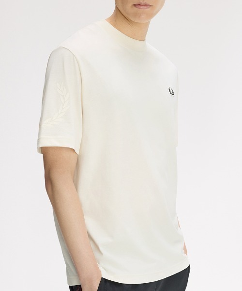 FRED PERRY(フレッドペリー)の「【ZOZO限定!!】Reflective Laurel Wreath T-Shirt/リフレクティブローレルリースTシャツ(Tシャツ/カットソー・メンズ・ベージュ/ブラック・S/L/M)」の16枚目の写真