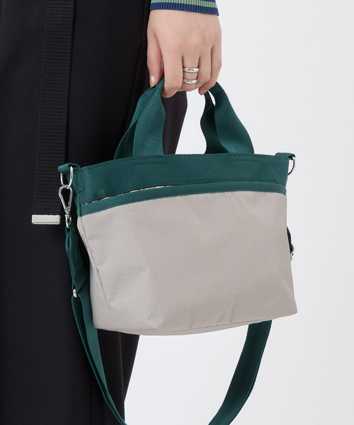 LeSportsac(レスポートサック)の「SMALL BUCKET TOTE ドリフトストーン/エデングリーン(トートバッグ・レディース・グレー・FREE)」の2枚目の写真