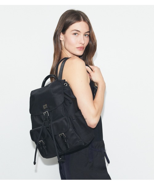 TORY BURCH(トリーバーチ)の「ヴァージニア バックパック(バックパック/リュック・レディース・ブラウン・ONE SIZE)」の6枚目の写真