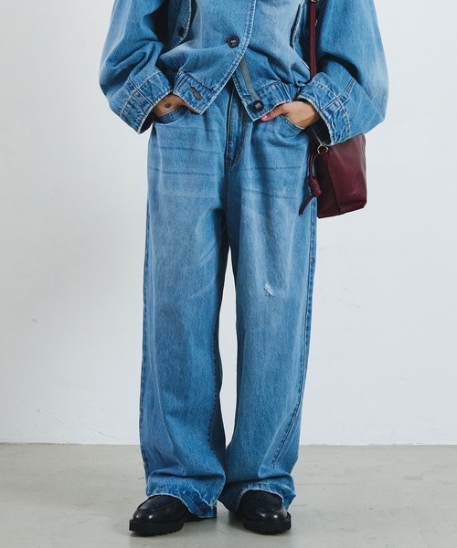 ROSE BUD(ローズバッド)の「mici/RIVETED DENIM PANTS(デニムパンツ・レディース・ライトインディゴブルー/ブラック・M/S)」の2枚目の写真