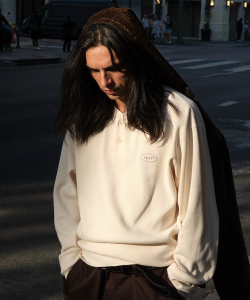 HUF(ハフ)の「89 OVAL HENRY THERMAL(Tシャツ/カットソー・メンズ・チャコールグレー/ナチュラル・S/M/L/XL)」の2枚目の写真