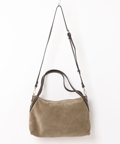 inter-chaussures（インターショシュール）の「【RIPANI】2WAY スエード ショルダーバッグ(Q66353)（ショルダーバッグ・レディース・グレイッシュベージュ・ALL）」の2枚目の写真