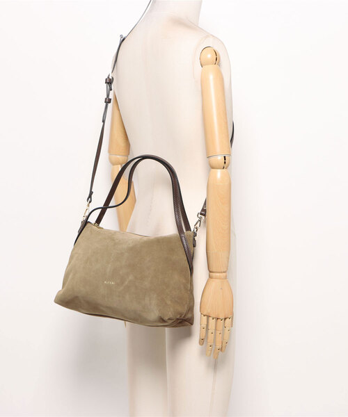 inter-chaussures（インターショシュール）の「【RIPANI】2WAY スエード ショルダーバッグ(Q66353)（ショルダーバッグ・レディース・グレイッシュベージュ・ALL）」の5枚目の写真