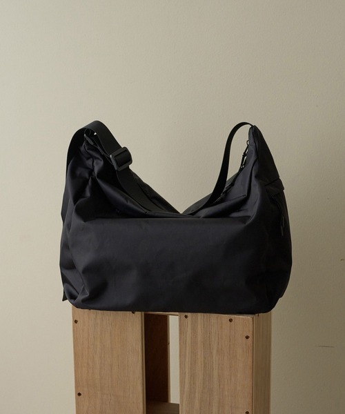 anuke(アンヌーク)の「Nylon Shoulder Bag(ショルダーバッグ・レディース・ブラウン/ブラック・FREE)」の1枚目の写真