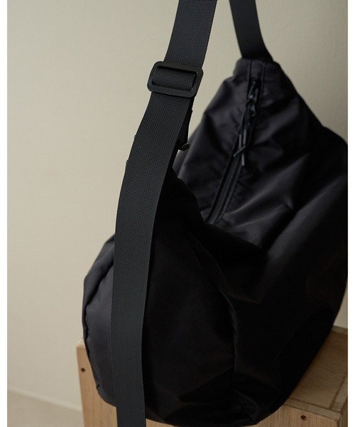 anuke(アンヌーク)の「Nylon Shoulder Bag(ショルダーバッグ・レディース・ブラウン/ブラック・FREE)」の13枚目の写真