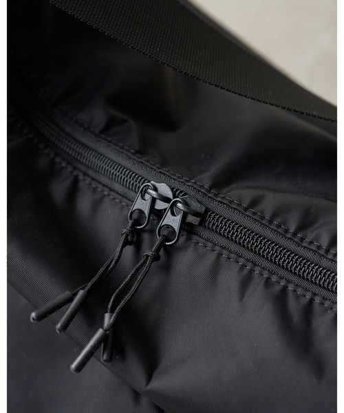 anuke(アンヌーク)の「Nylon Shoulder Bag(ショルダーバッグ・レディース・ブラウン/ブラック・FREE)」の14枚目の写真