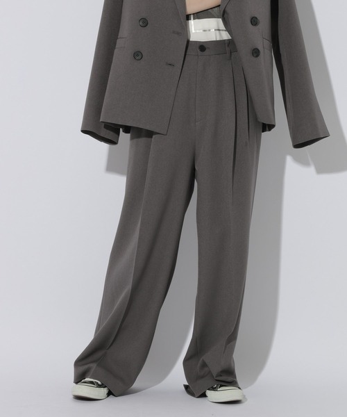 LAKOLE(ラコレ)の「ツータックワイドパンツ / 1045641(スラックス・レディース・ブラウン/ベージュ/ネイビー/グレー・LARGE/MEDIUM)」の2枚目の写真
