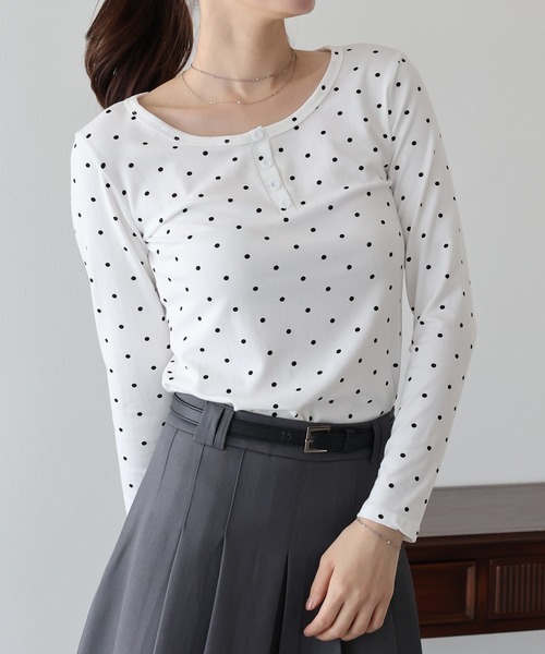 BLUEEAST（ブルーイースト）の「ヘンリーネックドットロングＴシャツ（Tシャツ/カットソー・レディース・ブラック/ホワイト/グレー・MEDIUM）」の4枚目の写真