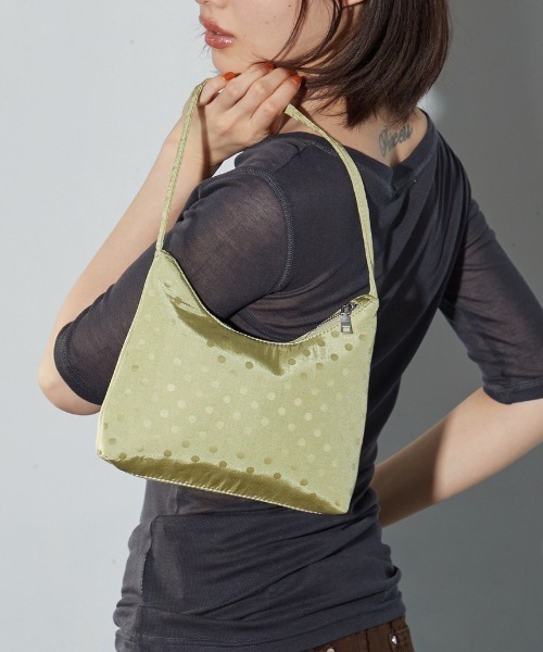 OFROOM(オフルーム)の「【2026秋冬新作】Dot Satin Mini Bag|ドットサテンミニバッグ(ショルダーバッグ・レディース・ブラック/ブルー/グリーン/ホワイト・ONESIZE)」の3枚目の写真