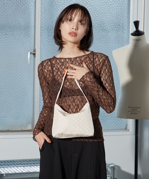 OFROOM(オフルーム)の「【2026秋冬新作】Dot Satin Mini Bag|ドットサテンミニバッグ(ショルダーバッグ・レディース・ブラック/ブルー/グリーン/ホワイト・ONESIZE)」の21枚目の写真