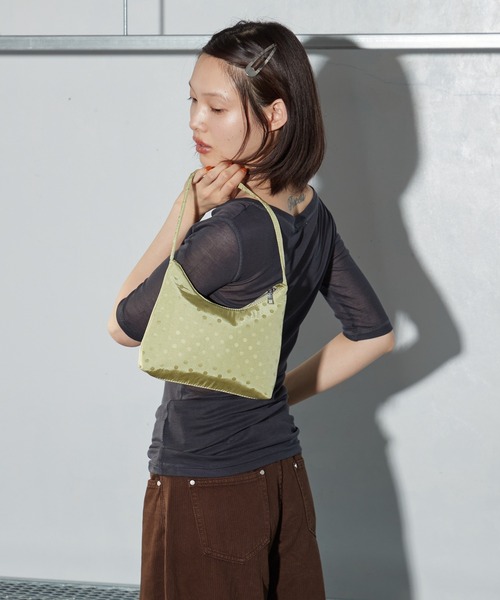 OFROOM(オフルーム)の「【2026秋冬新作】Dot Satin Mini Bag|ドットサテンミニバッグ(ショルダーバッグ・レディース・ブラック/ブルー/グリーン/ホワイト・ONESIZE)」の15枚目の写真