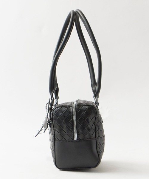 Chick(チック)の「Diamond-Design 2-Way Shoulder Bag with Star-Shaped Charm / 星型チャーム付き ダイヤデザイン2WAY ショルダーバッグ ガーリー 韓国 レディース 2026年 夏 夏服(ショルダーバッグ・レディース・ブラック/イエロー/ホワイト・FREE)」の11枚目の写真