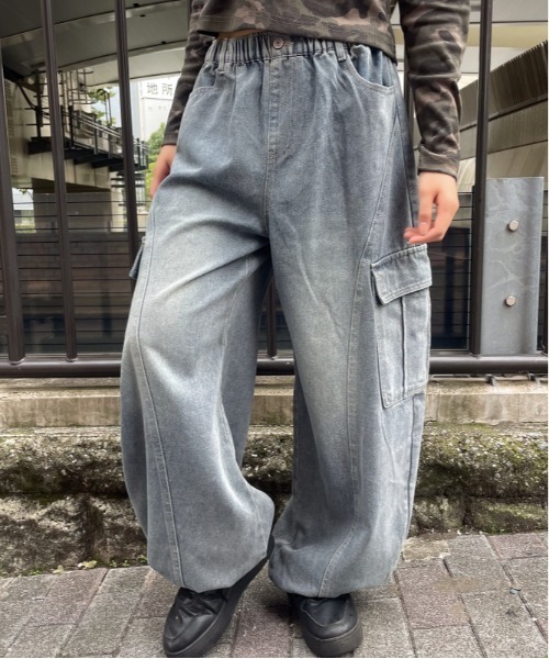GORGE(ゴージ)の「デニム バレルカーゴワイドパンツ|全3色(その他パンツ・レディース・ブルー/ブルー系/ブラック・F)」の1枚目の写真