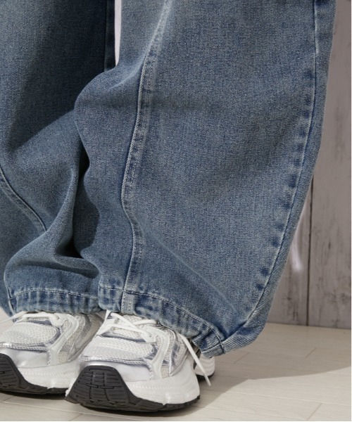 GORGE(ゴージ)の「デニム バレルカーゴワイドパンツ|全3色(その他パンツ・レディース・ブルー/ブルー系/ブラック・F)」の14枚目の写真