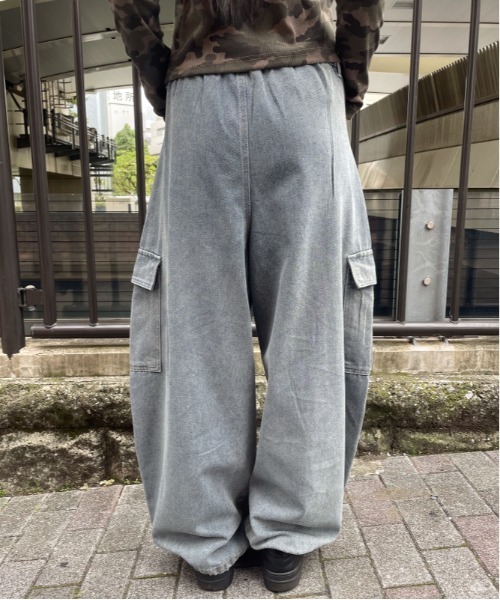 GORGE(ゴージ)の「デニム バレルカーゴワイドパンツ|全3色(その他パンツ・レディース・ブルー/ブルー系/ブラック・F)」の19枚目の写真