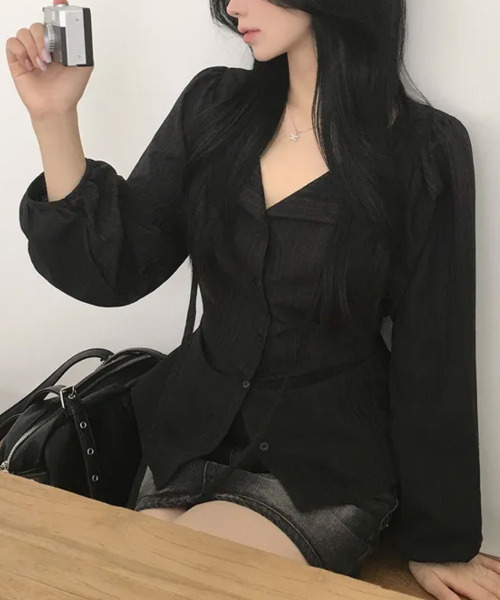 VIVID LADY(ビビッドレディー)の「ダブルストラップ パフスリーブブラウス(シャツ/ブラウス・レディース・ブラック/クリーム/アイボリー・FREE)」の2枚目の写真