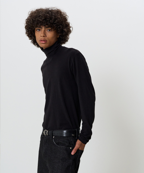 NOUN(ノウン)の「Mellow タートルネックTシャツ (ブラック)(Tシャツ/カットソー・メンズ・ブラック・LARGE/MEDIUM)」の2枚目の写真