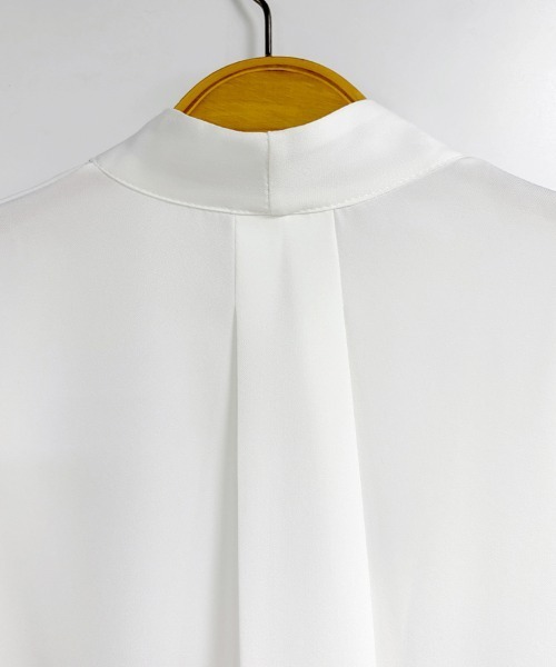 ReRe(リリ)の「Vネック比翼仕立て長袖ブラウス(シャツ/ブラウス・レディース・ホワイト・X-LARGE/LARGE/MEDIUM)」の10枚目の写真