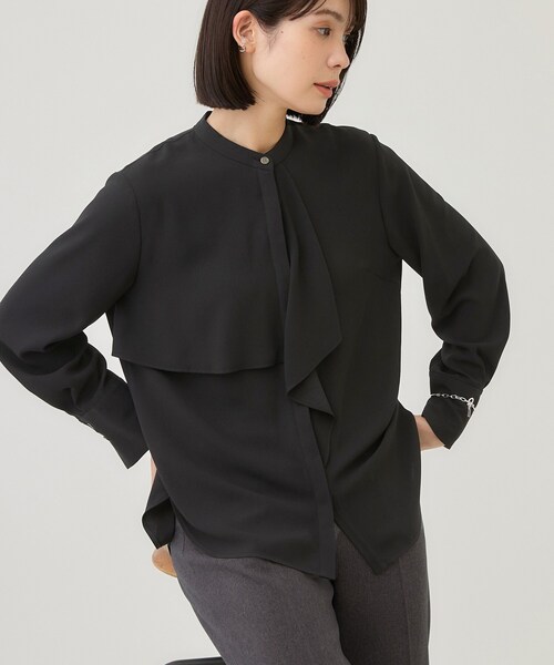 INDIVI(インディヴィ)の「【日本製/華やか】フリルデザインブラウス(シャツ/ブラウス・レディース・ブラック/ライトグレー/ホワイト・36/38/40)」の2枚目の写真