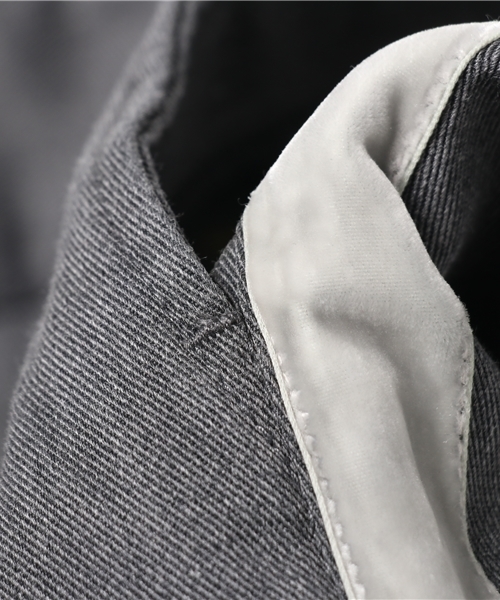 DISCOVERED(ディスカバード)の「【DISCOVERED×Dickies】STUDIOUS別注 サイドラインクロップドチノパンツ(チノパンツ・メンズ・グレー/ネイビー/ブラック/ブラウン・1/3/2)」の5枚目の写真