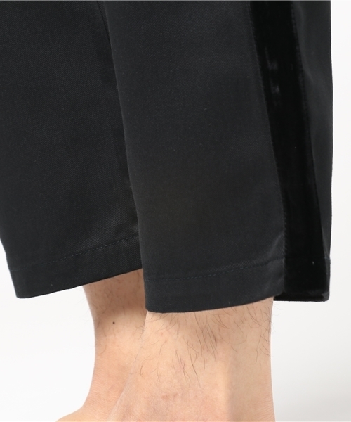 DISCOVERED(ディスカバード)の「【DISCOVERED×Dickies】STUDIOUS別注 サイドラインクロップドチノパンツ(チノパンツ・メンズ・グレー/ネイビー/ブラック/ブラウン・1/3/2)」の6枚目の写真