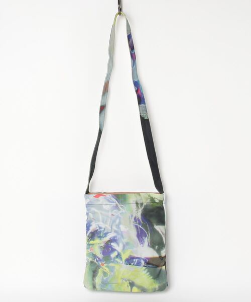 macromauro（マクロマウロ）の「【macromauro】 Wallase&Murron Special Order / MULTI PICTURE TOTO MINI（ショルダーバッグ・メンズ・A/C/D/E/B/F/G/H/I/J/K/M/N/L/P/O/Q/T/R/S/U/V/W/その他4/その他2/その他3/その他1/その他5・FREE）」の3枚目の写真