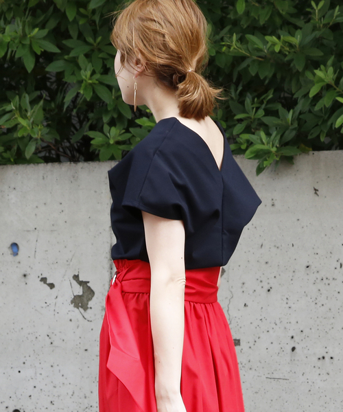 Tiara（ティアラ）の「ポンチウエストコンシャスVネックトップス（Tシャツ/カットソー・レディース・ブラック/アイボリー/ヘザーグレー・FREE）」の3枚目の写真