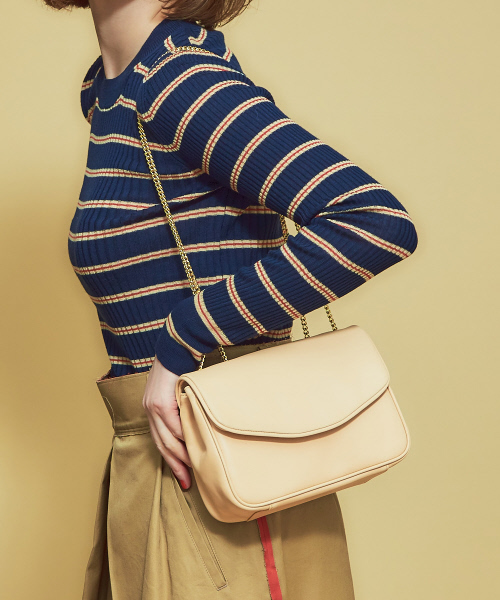 Abahouse Devinette（ドゥヴィネット）の「ソフトレザーチェーンショルダーバッグ（ショルダーバッグ・レディース・ベージュ/キャメル/ブラック・フリー）」の3枚目の写真