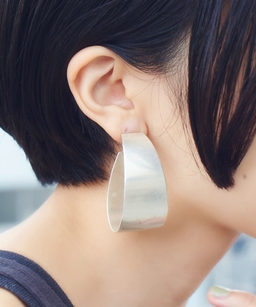 LAPUIS（ラピュイ）の「Metal Hoop Earring A（イヤリング・レディース・シルバー/ゴールド/その他・FREE）」の3枚目の写真
