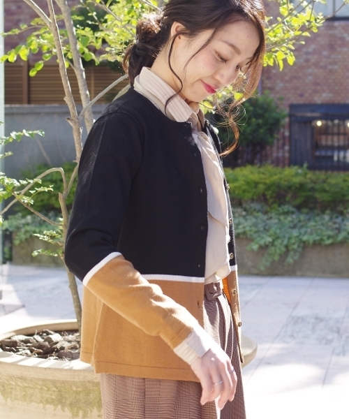 NARACAMICIE（ナラカミーチェ）の「バイカラークルーカーディガン（カーディガン/ボレロ・レディース・ブラック/ネイビー・MEDIUM/LARGE）」の18枚目の写真