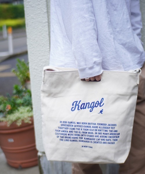 KANGOL（カンゴール）の「【KANGOL / カンゴール】 2WAYロゴプリントトートバッグ（トートバッグ・レディース・ホワイト系その他5/ホワイト系その他6/ブラック×ホワイト/ブラック/ブラック×グレー/ホワイト×ブラック/ブラック系その他/ホワイト×ピンク/ホワイト系その他2/ホワイト系その他3/ホワイト系その他4/ホワイト系その他7/ブラック系その他2/ブラック×ライム/ホワイト/ホワイト系その他/アイボリー/オフホワイト/ブラック系その他4/オレンジ/その他1/ホワイト×ライム/その他2/ブラック系その他5/レインボー/ホワイト×ブルー/ホワイト×レッド/ベージュ/ホワイト×ネイビー/その他5/その他3/その他4/ブラック系その他3・FREE）」の5枚目の写真