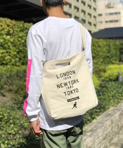 KANGOL（カンゴール）の「【KANGOL / カンゴール】 2WAYロゴプリントトートバッグ（トートバッグ・レディース・ホワイト系その他5/ホワイト系その他6/ブラック×ホワイト/ブラック/ブラック×グレー/ホワイト×ブラック/ブラック系その他/ホワイト×ピンク/ホワイト系その他2/ホワイト系その他3/ホワイト系その他4/ホワイト系その他7/ブラック系その他2/ブラック×ライム/ホワイト/ホワイト系その他/アイボリー/オフホワイト/ブラック系その他4/オレンジ/その他1/ホワイト×ライム/その他2/ブラック系その他5/レインボー/ホワイト×ブルー/ホワイト×レッド/ベージュ/ホワイト×ネイビー/その他5/その他3/その他4/ブラック系その他3・FREE）」の11枚目の写真