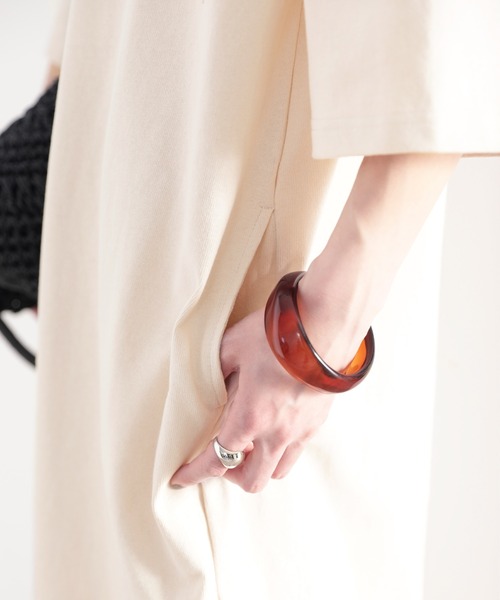 classicalelf(クラシカルエルフ)の「ポケット付きロング・マキシ丈ゆったりコットン(空紡糸)ワンピース(ワンピース・レディース・ブラック/杢グレー/モカ/オフホワイト/グレイッシュベージュ/ライトグリーン・MEDIUM/X-LARGE)」の8枚目の写真