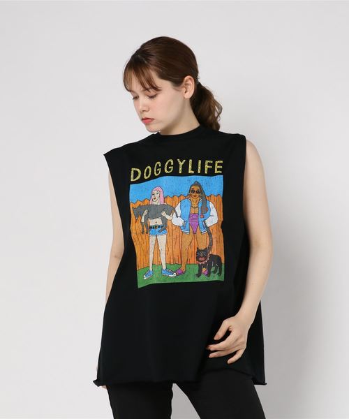 PUNYUS（プニュズ）の「DOGGYLIFEノースリーブＴシャツ（タンクトップ・レディース・グリーン/ベージュ/ブラック・3/4）」の2枚目の写真